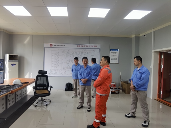 9月13日，公司機(jī)組透平電驅(qū)改造項(xiàng)目小區(qū)赴國(guó)家管網(wǎng)集團(tuán)西氣東輸公司甘陜輸氣分公司高陵作業(yè)區(qū)進(jìn)行對(duì)標(biāo)交流.jpg