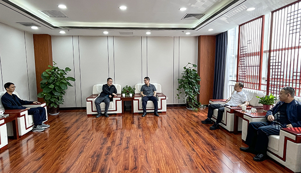 4月17日，彬州公司副總經(jīng)理張安平帶隊(duì)前往運(yùn)銷彬長分公司座談.jpg