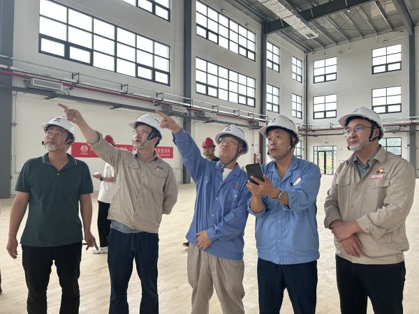 7.10公司領(lǐng)導(dǎo)深入施工現(xiàn)場、職工餐廳督導(dǎo)檢查附圖   1.jpg