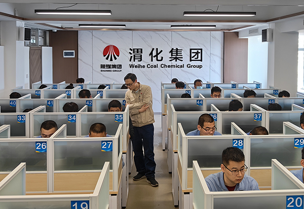 7月初，動(dòng)力車間組織員工舉行第二季度業(yè)務(wù)考試.jpg